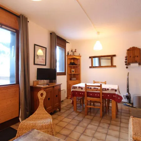 4 Pers. Avec Balcon, Proche Pistes Et Commerces, Parking Inclus - - Fr-1-572-181