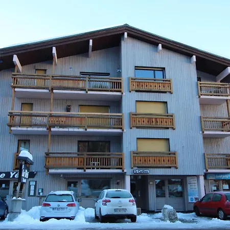 Apartment 4 Pers. Avec Balcon, Proche Pistes Et Commerces, Parking Inclus - - Fr-1-572-181
