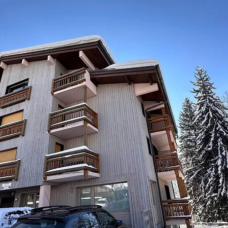 4 Pers. Avec Balcon, Proche Pistes Et Commerces, Parking Inclus - - Fr-1-572-181 Apartment